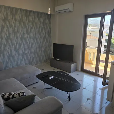 Chania Center Premium Penthouse - Terrace & Free Parking, Sleeps 4